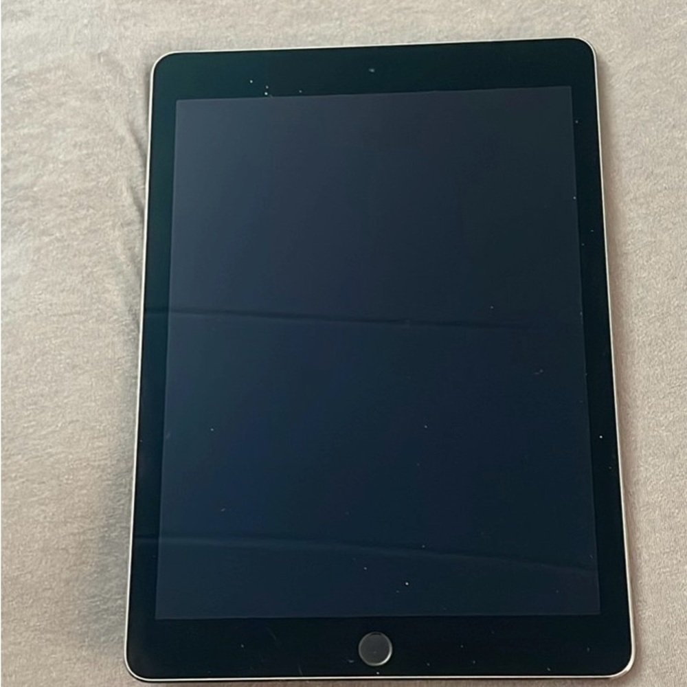 Ipad Pro 9.7 128 GB *MINT CONDITION* + Apple Pencil